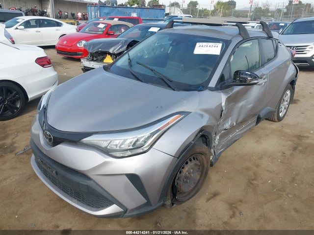JTNKHMBX4L1067293 Toyota C-HR LE