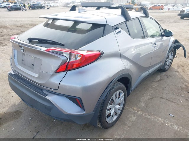 JTNKHMBX4L1067293 Toyota C-HR LE