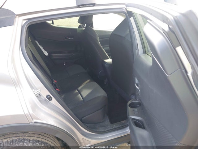 JTNKHMBX4L1067293 Toyota C-HR LE