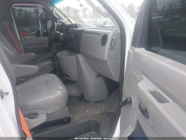 Ford E-350 Cutaway 2014 1FDWE3FL1EDA61304 Image 7