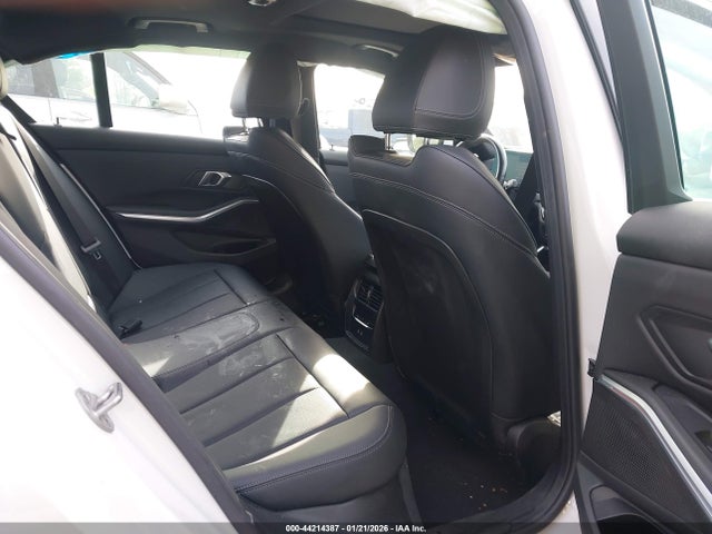 Продажа на аукционе авто 2024 Bmw 330e, vin: 3MW39FF04R8E48545, номер лота: 44214387