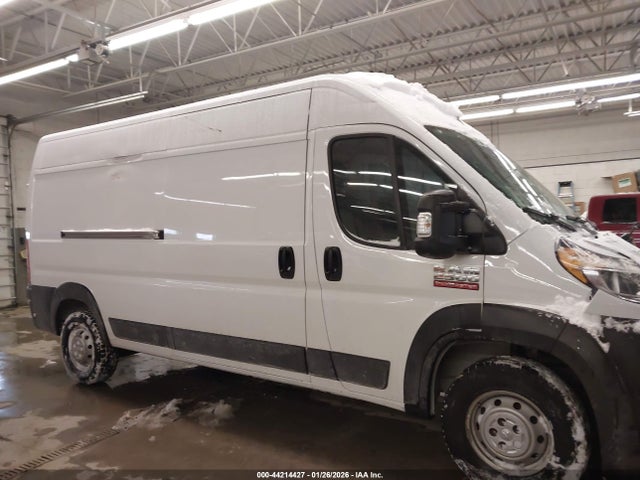 44214427 :رقم المزاد ، 3C6LRVDG1NE116157 vin ، 2022 Ram Promaster 2500 High Roof 159 Wb مزاد بيع