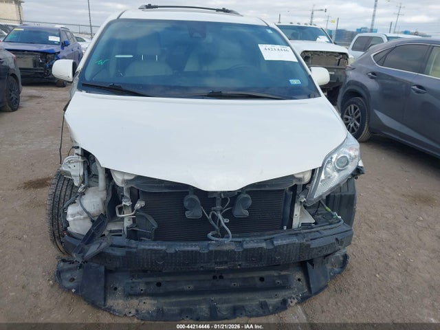 Toyota Sienna Xle 8 Passenger 2018 5TDYZ3DC7JS947792 Image 13