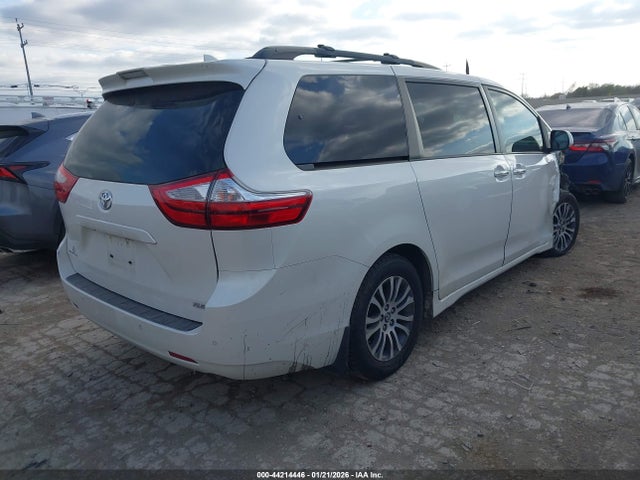 Toyota Sienna Xle 8 Passenger 2018 5TDYZ3DC7JS947792 Image 4