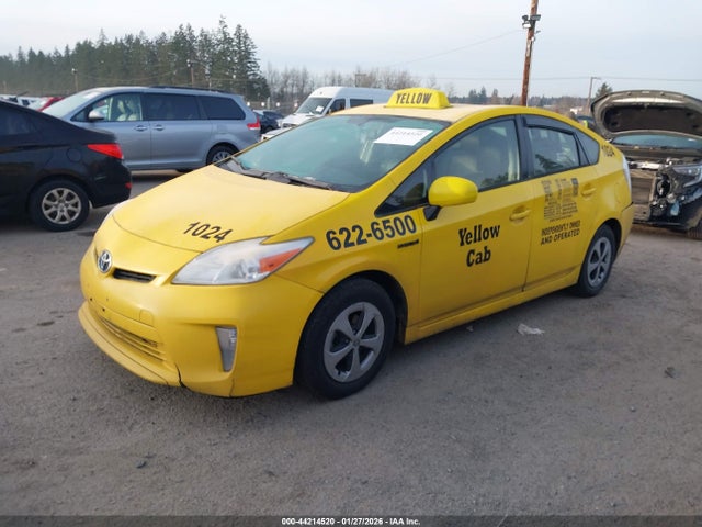 Toyota Prius Two 2014 JTDKN3DU2E1774843 Image 2