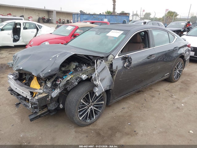 58ADA1C14NU024749 Lexus ES 300H