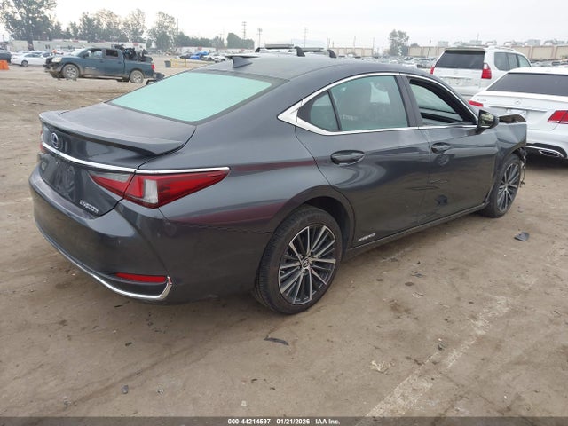 58ADA1C14NU024749 Lexus ES 300H