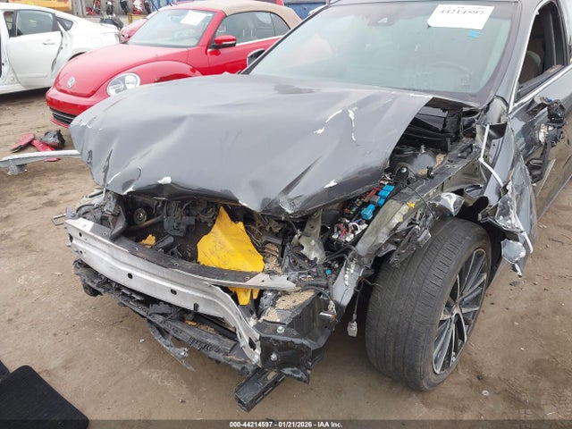 58ADA1C14NU024749 Lexus ES 300H