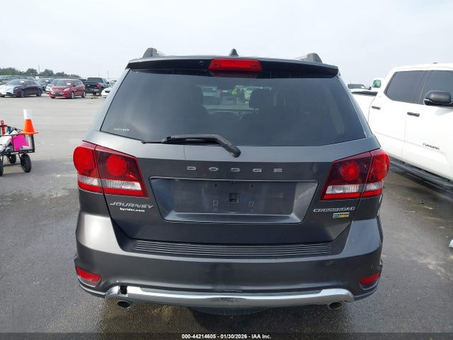 3C4PDCGG8JT475679 Dodge Journey Crossroad