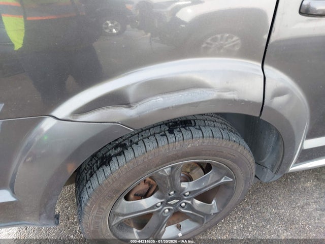 3C4PDCGG8JT475679 Dodge Journey Crossroad