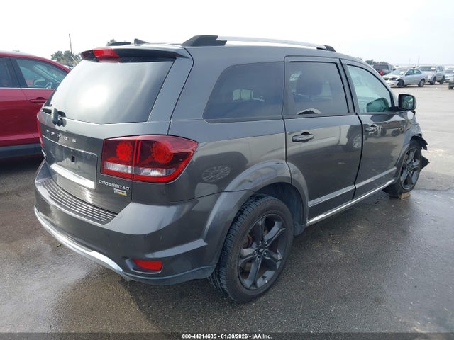3C4PDCGG8JT475679 Dodge Journey Crossroad