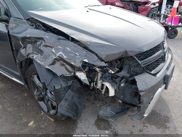 3C4PDCGG8JT475679 Dodge Journey Crossroad