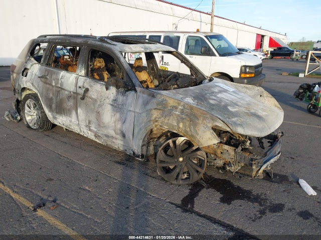 1V2KP2CA2NC513789 auction archive image