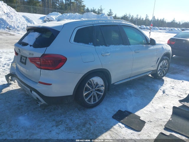 2018 BMW X3 5UXTR9C54JLD63806 Photo 3