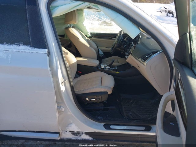 2018 BMW X3 5UXTR9C54JLD63806 Photo 4