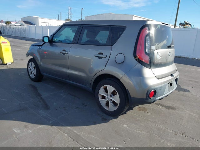 2017 Kia Soul მანქანა იყიდება აუქციონზე, vin: KNDJN2A27H7499285, აუქციონის ნომერი: 44214712