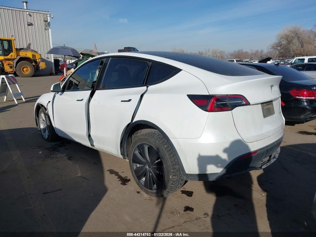 2023 TESLA MODEL Y 7SAYGDEE8PF588688 Photo 2