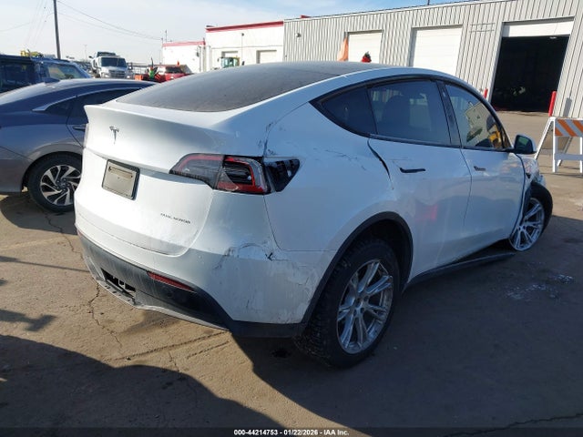 2023 TESLA MODEL Y 7SAYGDEE8PF588688 Photo 3