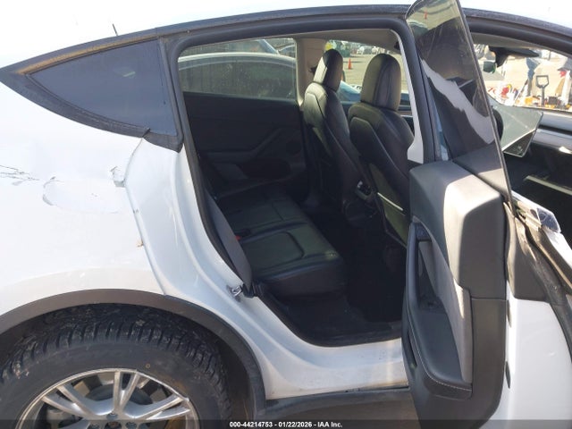 2023 TESLA MODEL Y 7SAYGDEE8PF588688 Photo 7