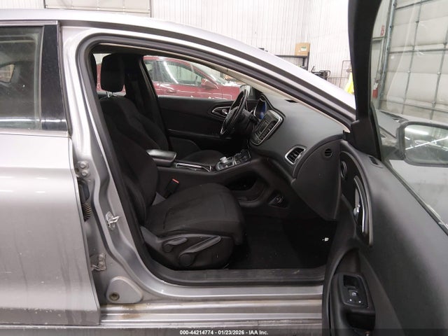 Aukcja sprzedaży 2015 Chrysler 200 Limited, vin: 1C3CCCAB0FN732652, numer aukcji: 44214774