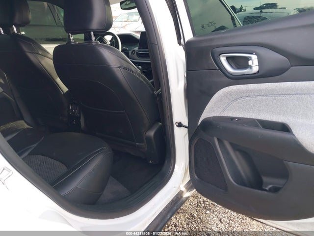 2023 Jeep Compass Latitude 4x4 მანქანა იყიდება აუქციონზე, vin: 3C4NJDBN7PT569976, აუქციონის ნომერი: 44214806