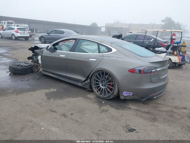 2015 TESLA MODEL S 5YJSA1E4XFF119854 Photo 2