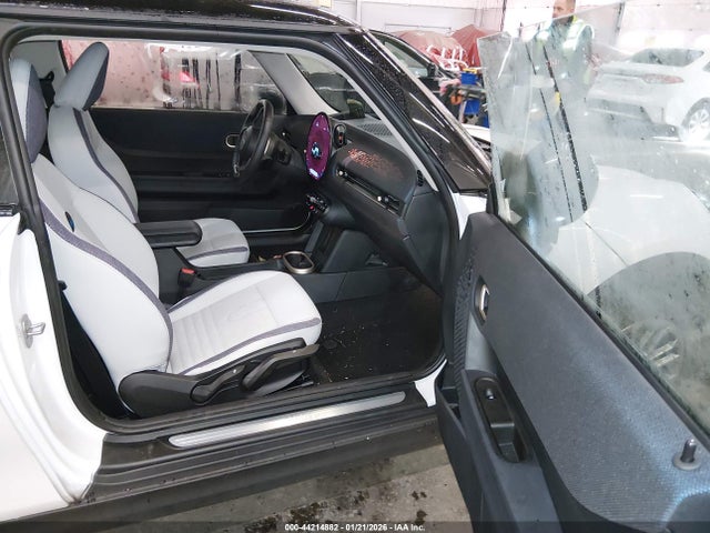 2025 MINI HARDTOP WMW13GD02S2X04672 Photo 4