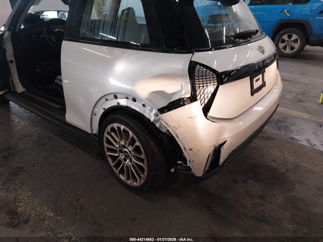 2025 MINI HARDTOP WMW13GD02S2X04672 Photo 5