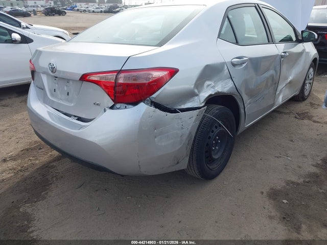 Toyota COROLLA LE 2018 5YFBURHE5JP854989 Image 6
