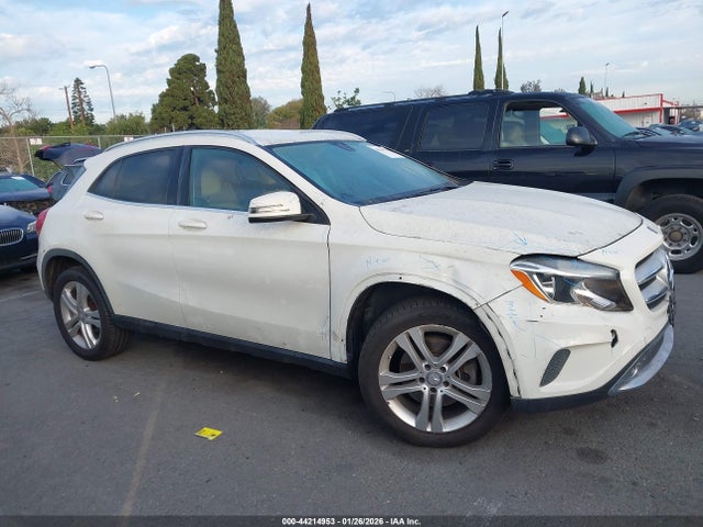 WDCTG4EB9FJ102873 Mercedes-Benz GLA 250