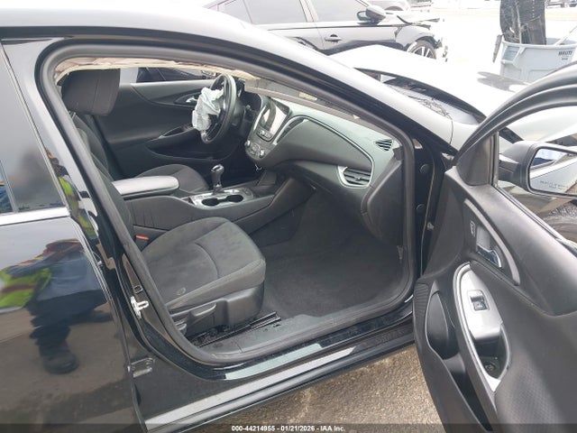 1G1ZB5ST3LF112923 Chevrolet Malibu Fwd Ls