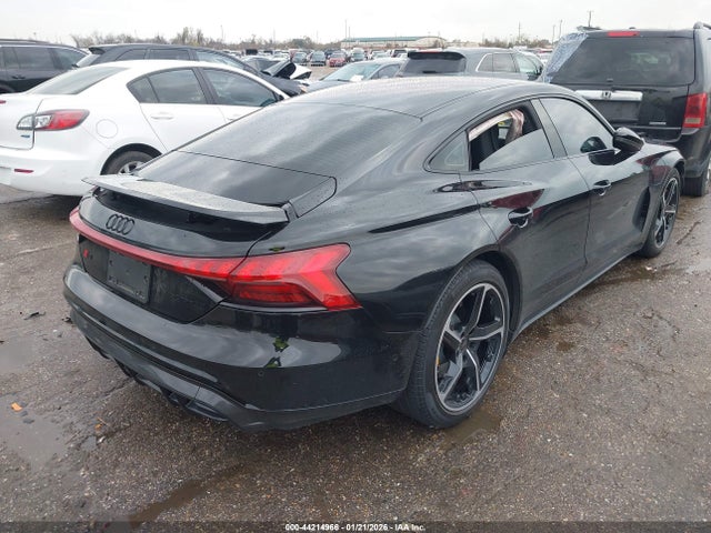 2024 AUDI RS E-TRON GT WAUBHBFW5R7901617 Photo 3