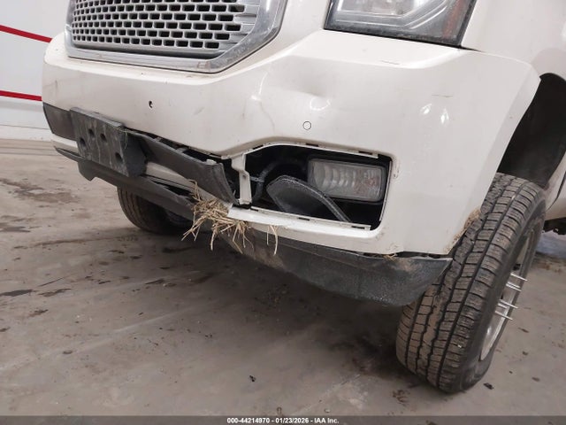 Продажа на аукционе авто 2015 Gmc Yukon Xl 1500 Denali, vin: 1GKS2JKJ2FR565860, номер лота: 44214970