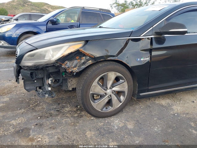 Продажа на аукционе авто 2016 Hyundai Sonata Hybrid Limited, vin: KMHE34L19GA030266, номер лота: 44215001