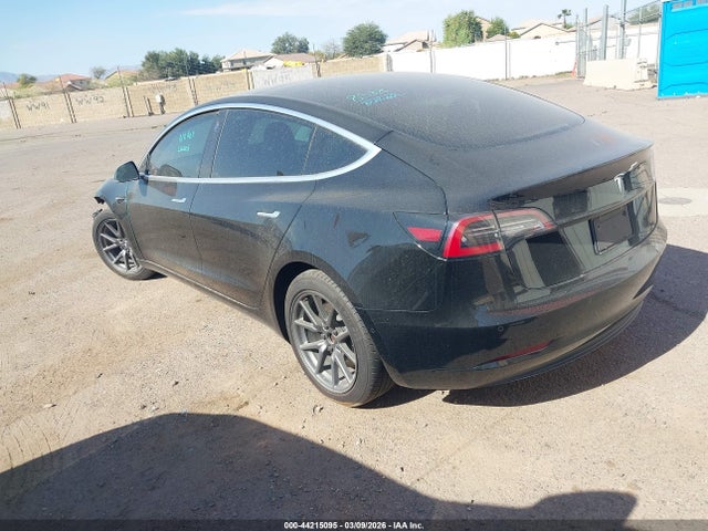 2019 TESLA MODEL 3 5YJ3E1EA5KF410805 Photo 2
