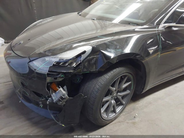 2019 TESLA MODEL 3 5YJ3E1EA5KF410805 Photo 5