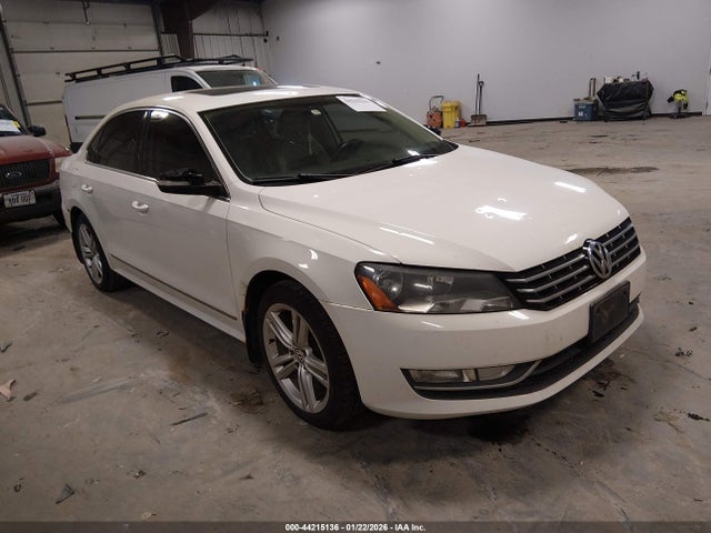 2013 VOLKSWAGEN PASSAT 1VWCM7A38DC042386