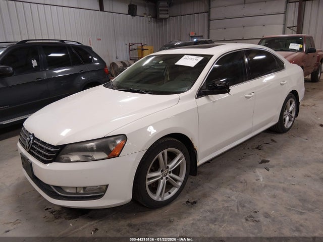 2013 VOLKSWAGEN PASSAT 1VWCM7A38DC042386 Photo 1