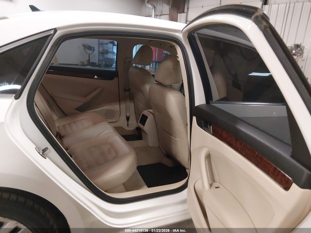 2013 VOLKSWAGEN PASSAT 1VWCM7A38DC042386 Photo 7