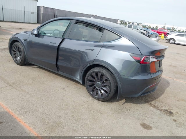 2020 TESLA MODEL Y 5YJYGDEE8LF022974 Photo 2