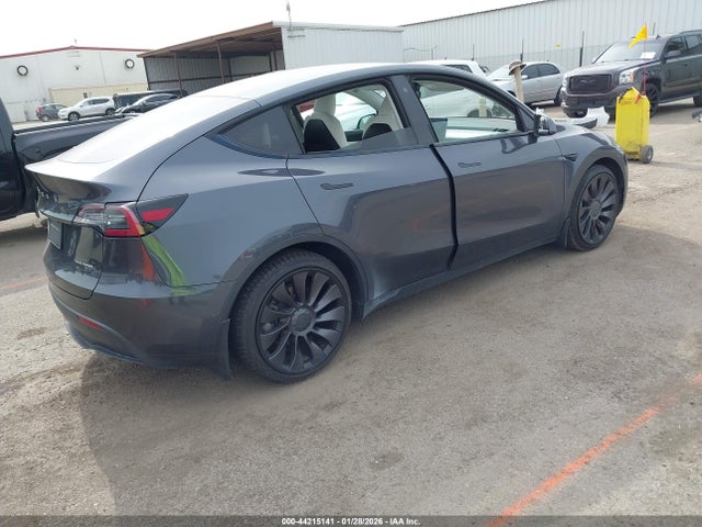 2020 TESLA MODEL Y 5YJYGDEE8LF022974 Photo 3