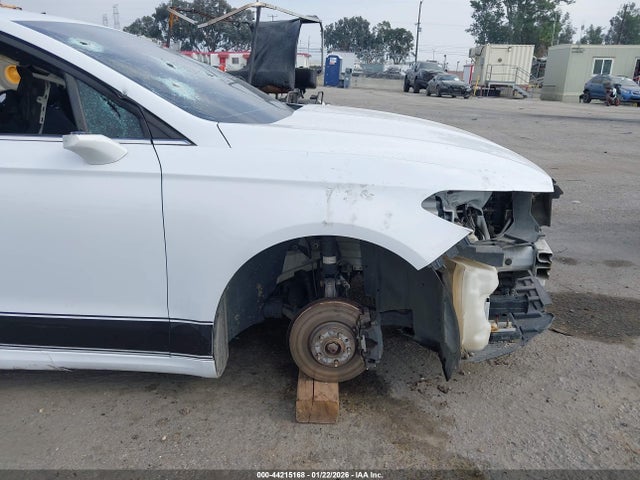 1FA6P0HD9E5352703 Ford FUSION SE
