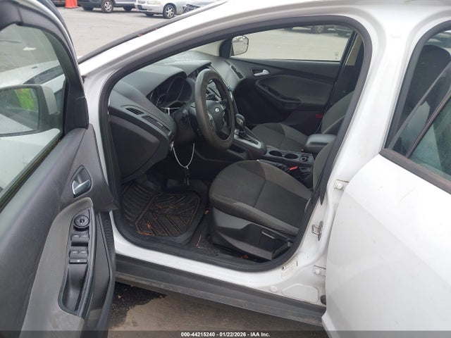 44215240 :رقم المزاد ، 1FADP3F21EL296391 vin ، 2014 Ford Focus Se مزاد بيع