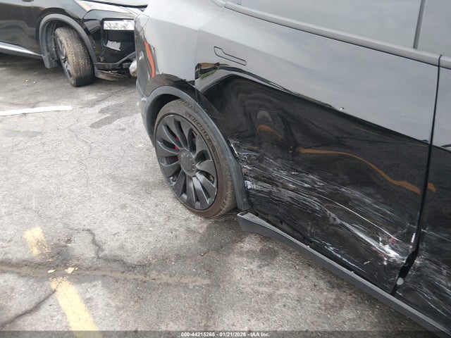 44215265 :رقم المزاد ، 7SAYGDEF9PF602557 vin ، 2023 Tesla Model Y Performance Dual Motor All-wheel Drive مزاد بيع