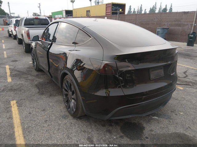 2023 TESLA MODEL Y 7SAYGDEF9PF602557 Photo 2