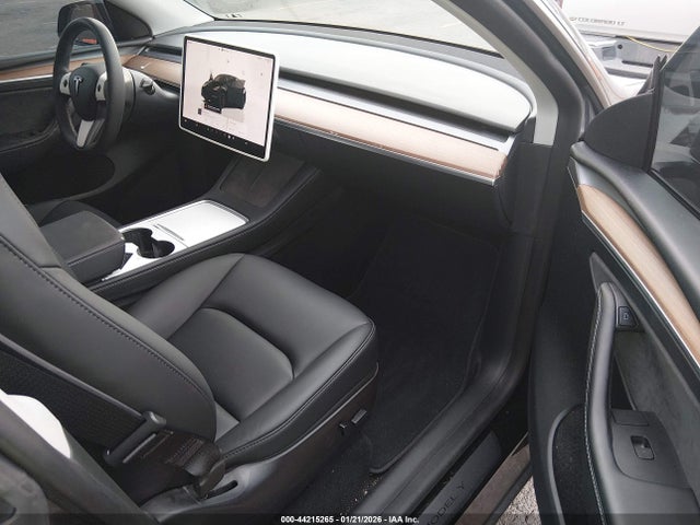 2023 TESLA MODEL Y 7SAYGDEF9PF602557 Photo 4