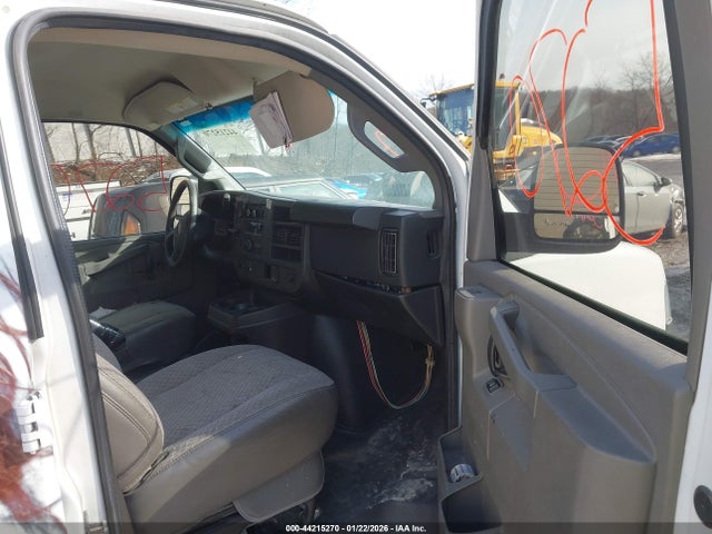 2017 GMC SAVANA 2500 1GTW7AFF8H1908662 Photo 4