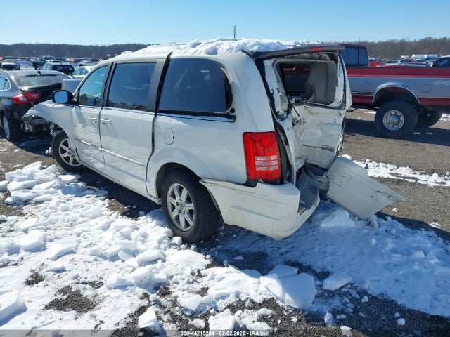 2010 Chrysler Town & Country Touring მანქანა იყიდება აუქციონზე, vin: 2A4RR5D13AR235622, აუქციონის ნომერი: 44215284