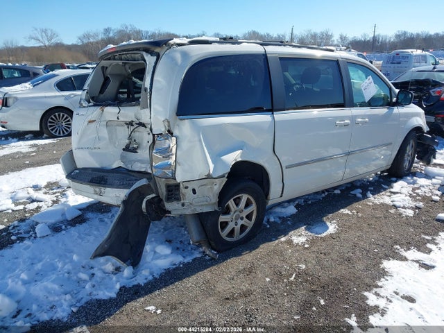 2010 Chrysler Town & Country Touring მანქანა იყიდება აუქციონზე, vin: 2A4RR5D13AR235622, აუქციონის ნომერი: 44215284