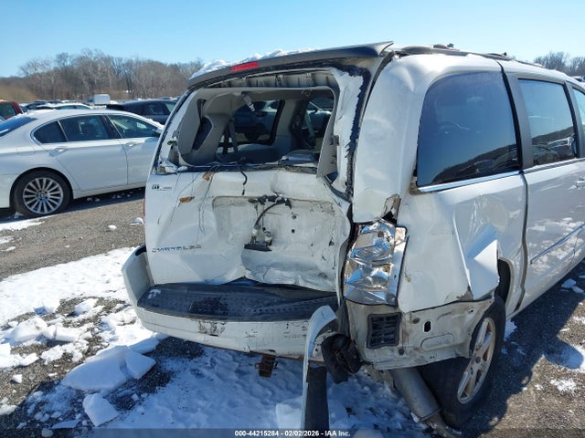 2010 Chrysler Town & Country Touring მანქანა იყიდება აუქციონზე, vin: 2A4RR5D13AR235622, აუქციონის ნომერი: 44215284